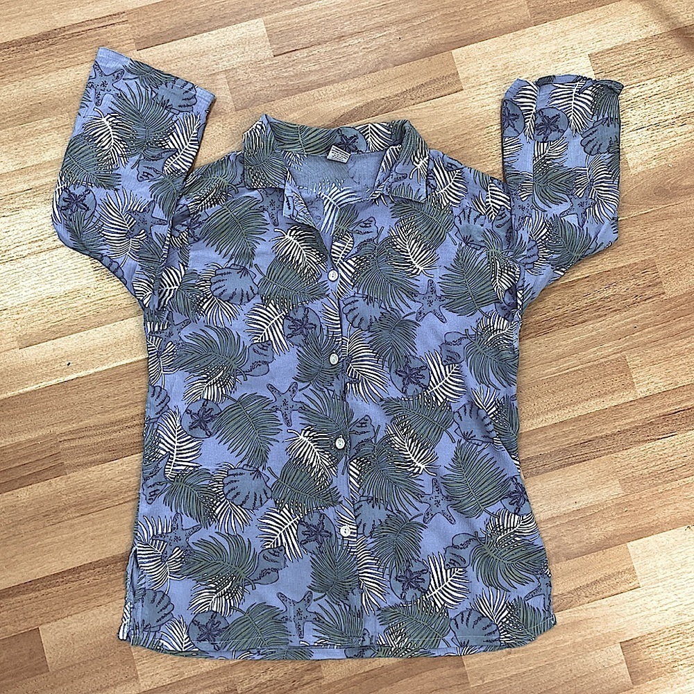 Woman’s Tropical Blouse Size Large